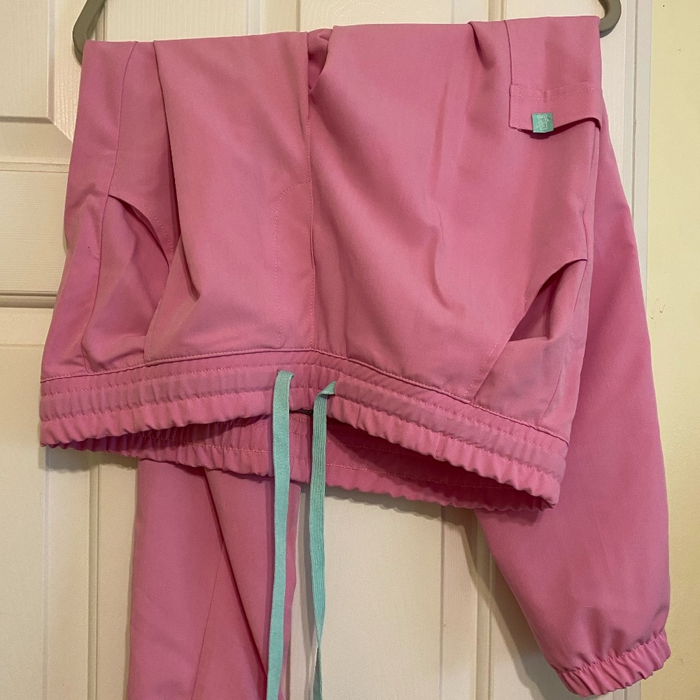 Garde Malade Scrubs L top/ MP bottom